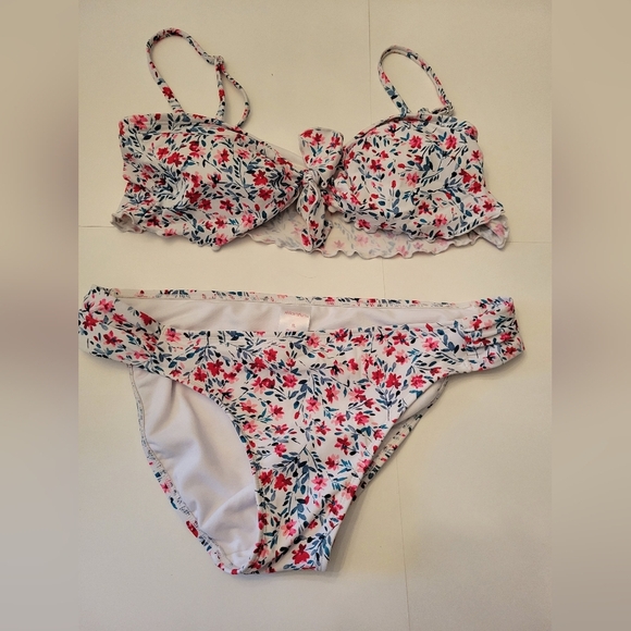 Xhilaration Floral Bikini Set with Red and Blue Accents X-Large - Picture 1 of 3